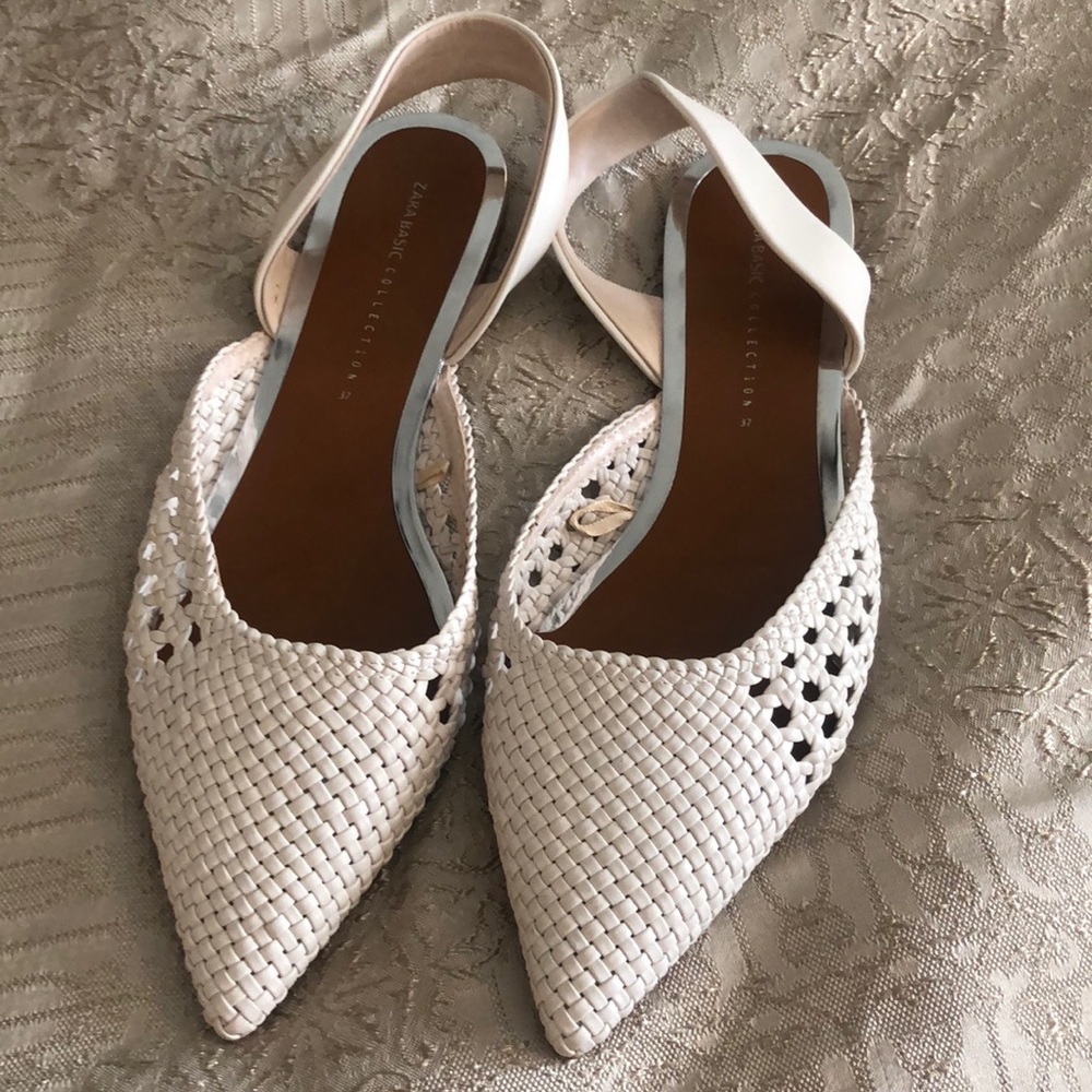Super cute white pointy flats 37